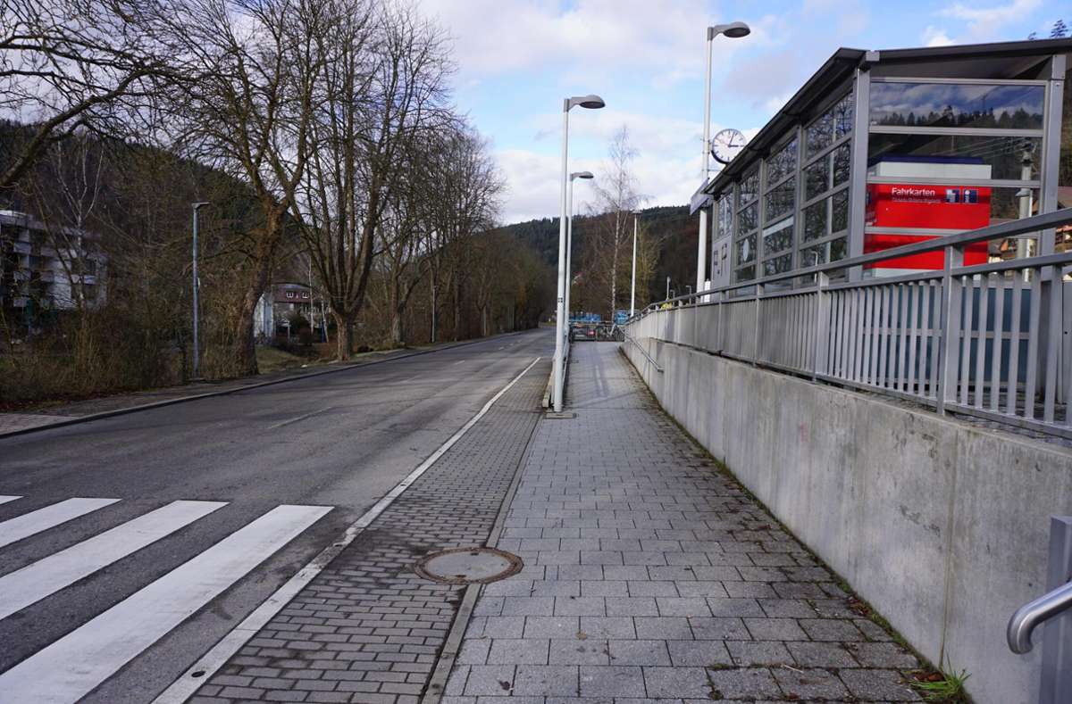 Ein Dauerthema ist in Bad Liebenzell das Parken. Bürgermeister Roberto Chiari will sich unter anderem um die Verkehrssituation in der Kurstadt kümmern. Foto: Krokauer