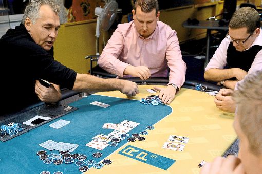 Am Wochenende startet in Geislingen eine bis Oktober laufende Pokerturnierserie. Symbolfoto: Steffen Foto: Schwarzwälder-Bote