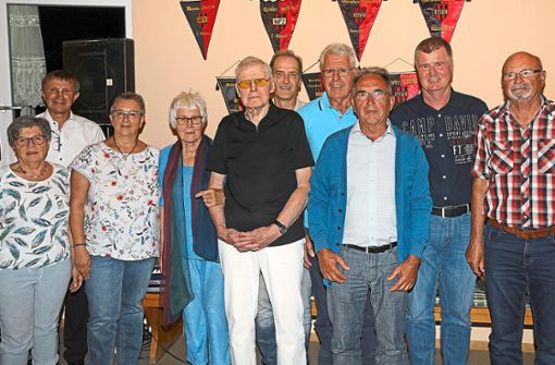 Langjährige Mitglieder des SV Sulz konnten bei der Hauptversammlung im Sportheim geehrt werden. Foto: Priestersbach