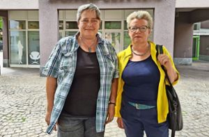 Stefanie Freyler (links) und Sandra Decoux bieten  Betroffenen des Messie-Syndroms Unterstützung. Foto: Merz