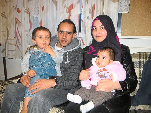 Mohamad und Bayan Al Homsi mit ihren beiden Kindern Khalid (2) und Mona (4 Monate).  Foto: Pieske Foto: Schwarzwälder-Bote