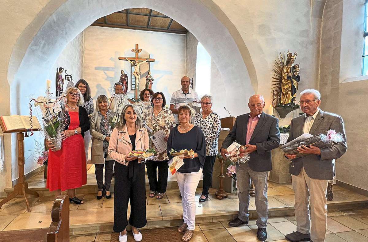 Viele Mitglieder des Kirchenchors Dautmergen sind für ihr jahrelanges Engagement geehrt worden. Foto: Kraft