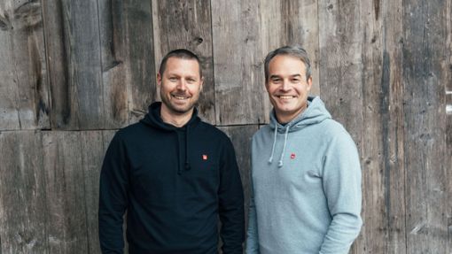 Die Bergfreunde-Geschäftsführer  Ronny Höhn und Matthias Gebhard (rechts) wollen den Online-Fachhändler auch unter dem neuen Besitzer voranbringen. Foto: Bergfreunde