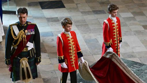 Jonathan Thompson bei der Krönung von Charles III. im Mai – hier steht er beim Einzug neben Prinz George. Foto: AFP/MARK LARGE