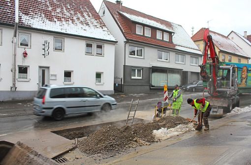 Immer wieder muss in der Brückenstraße aufgegraben werden, um Rohrbrüche zu reparieren. Foto: Stiegler