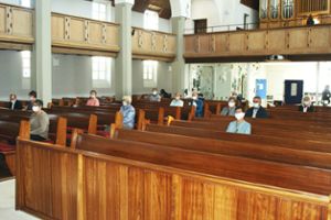 Noch nicht alle reservierten Plätze waren besetzt beim Gottesdienste in der Lamprechtskirche Meßstetten.Foto: Franke Foto: Schwarzwälder Bote