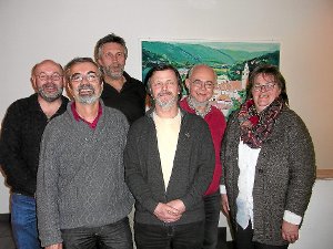 Ulrich Ochs (von links), Wolf Hoffmann, Michael Jacob, Egbert Badey, Karl Renz und Ilse Braitmaier kandidieren für den Kreistag. Foto: Fischer