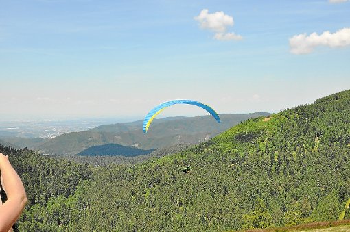 Freiheit: Von 26 Plätzen im Gebiet des Naturparks Schwarzwald Mitte/Nord können Drachen- und Gleitschirmflieger starten. Die Gelände rund um Oppenau (Bild) sind bei den Sportlern beliebt. Foto: Deckert