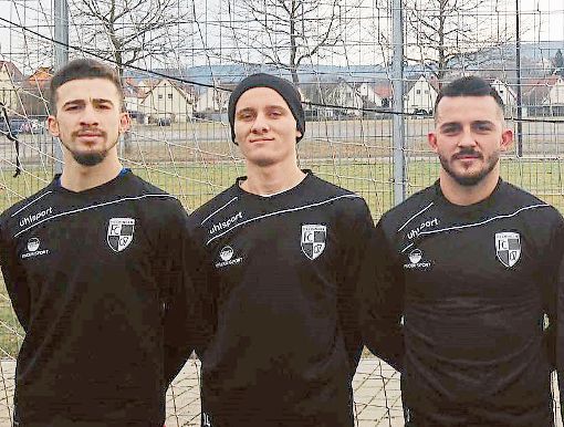 Neu beim A2-Ligisten FC Hechingen: Emrah Karakus, Ekrem Hajra, Faton Hajra (von links).  Foto: FCH