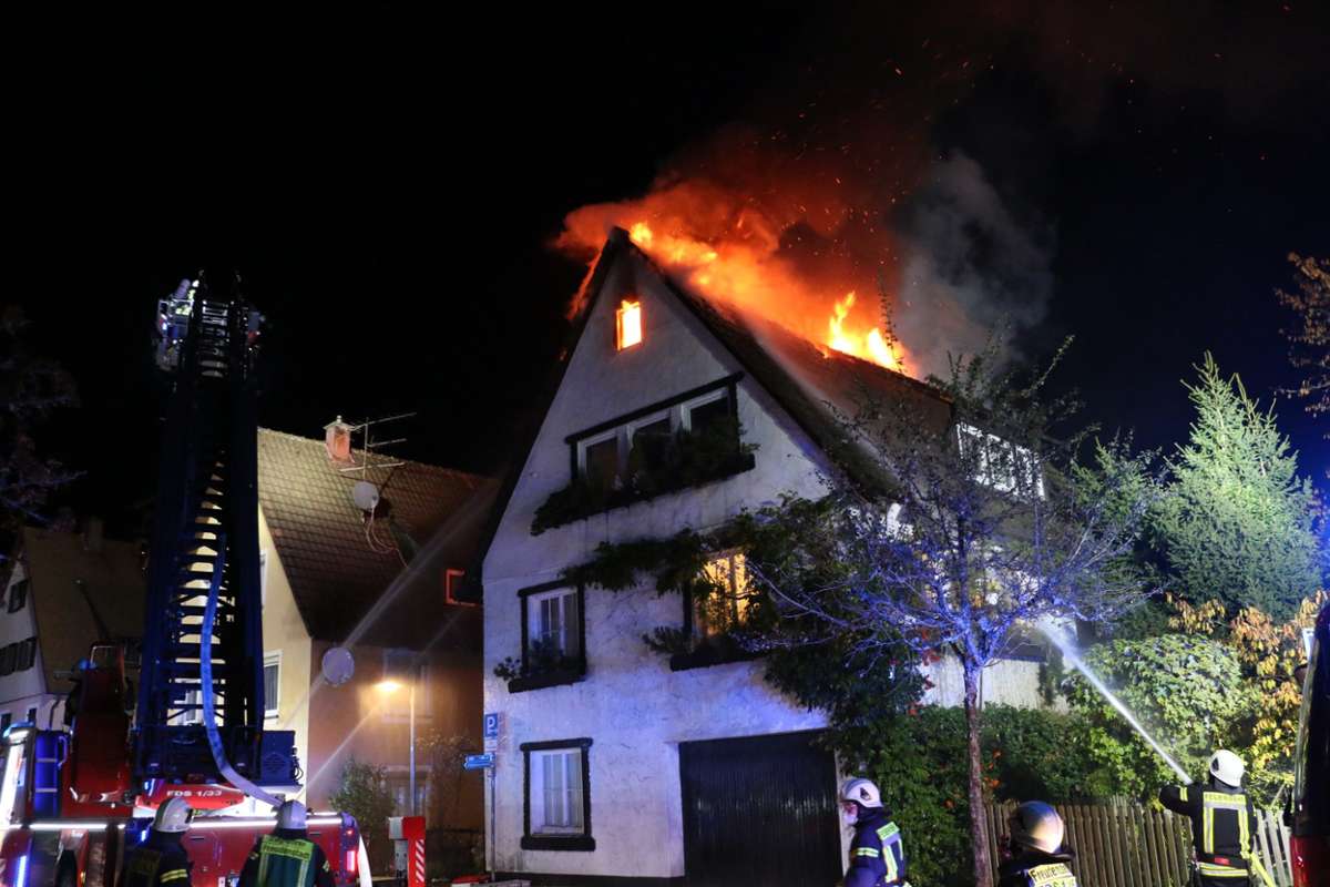 Der Dachstuhl des Einfamilienhauses in Freudenstadt brannte vollständig aus.
