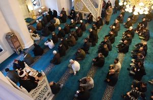 Auch bei den Freitagsgebeten sind die Terroranschläge in Paris Thema unter den Muslimen gewesen. Foto: dpa