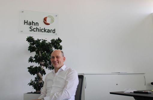Prof. Dr. Alfons Dehé vom Hahn-Schickard-Institut am Standort Villingen-Schwenningen sieht große Visionen für die Zukunft. Foto: Schölzel
