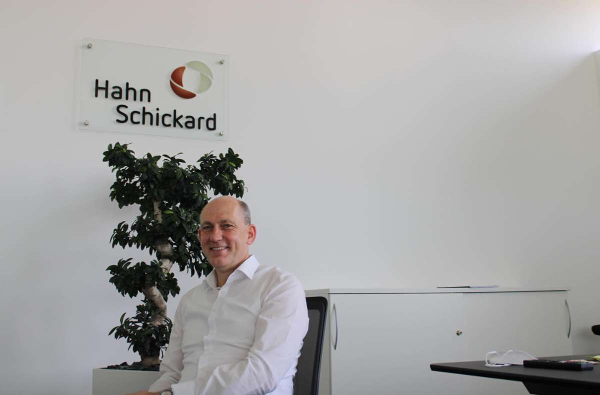 Prof. Dr. Alfons Dehé vom Hahn-Schickard-Institut am Standort Villingen-Schwenningen sieht große Visionen für die Zukunft. Foto: Schölzel