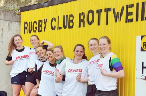 Die Frauen des Rugby Clubs Rottweil freuen sich auf ihr Heimspiel und die bevorstehende DKMS-Registrierungsaktion am 7. Mai ab 12 Uhr. Foto: Vanessa Frey