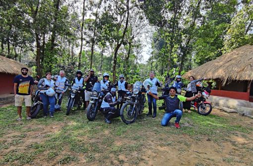Die Biker des Dornhaner Motorradstammtisches auf ihrer Rundfahrt durch Südindien. Die Fahrt führte auch durch den Dschungel. Foto: MH Motorradtouren