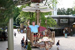 Schlager-Legende Andy Borg genießt die Fahrt mit Volo da Vinci. Foto: Europa-Park