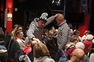 Bei den Shows von Oropax in der Furtwanger  Kulturfabrik muss  das Publikum jederzeit mit allem rechnen. Foto: Richard Schuster