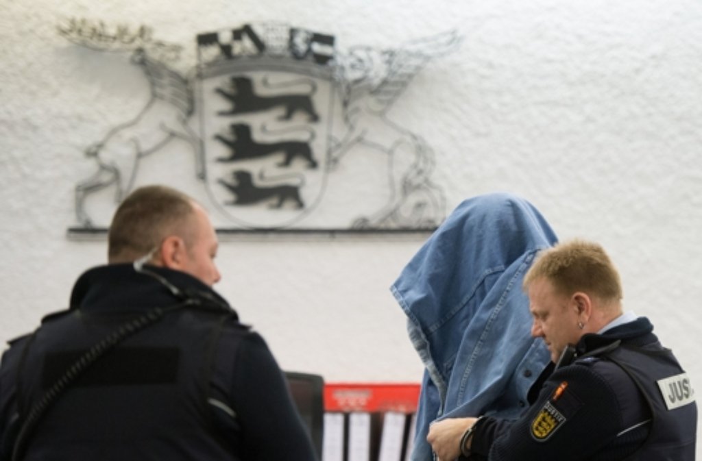 Von Montag an steht in Stuttgart ein 48-Jähriger vor Gericht, der vor rund acht Monaten zwei Menschen in Stuttgart ermordet und deren Leichen im Schlossgarten abgelegt  haben soll.