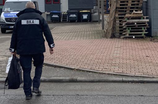 Polizeibeamten des BKA sind in Horb im Einsatz. Foto: Lück