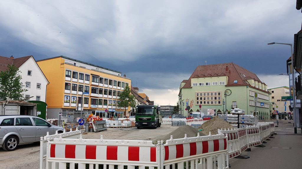 Gewitterstimmung in Schwenningen: Die Gewerbetreibenden verzeichnen seit der Baustelle massive Umsatzeinbußen.