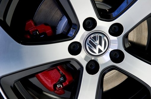Europas größter Autobauer Volkswagen sieht sich mit einem der größten Rückrufe in der Konzerngeschichte konfrontiert. Weltweit gibt es Qualitätsprobleme bei gut 2,6 Millionen Fahrzeugen. Foto: dpa