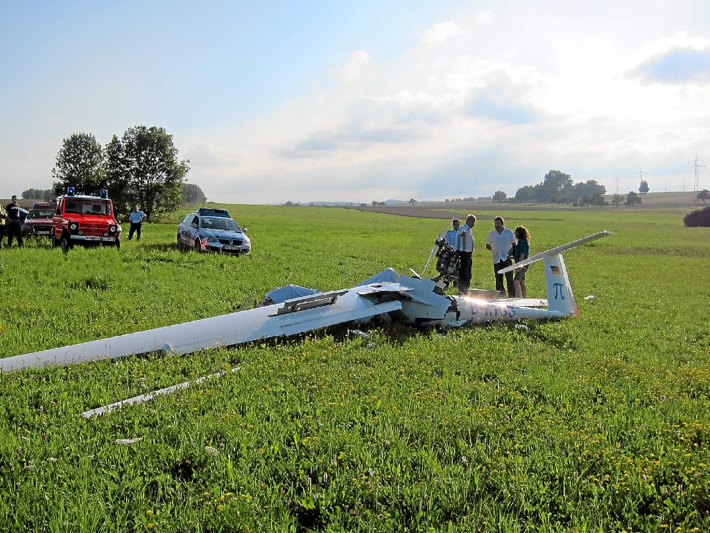Beim Absturz dieses Flugzeugs gestern bei Haigerloch starb der Pilot. Die Ursache ist noch unklar.