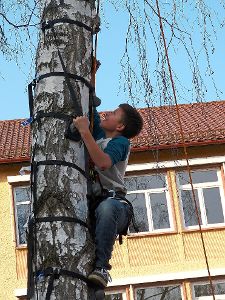 Am Tag der offenen Tür der Zellerschule kann man auch klettern. Foto: Schule Foto: Schwarzwälder-Bote