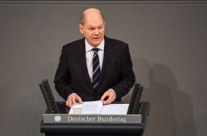 Bundeskanzler Olaf Scholz hält im Bundestag seine erste Regierungserklärung Foto: AFP/TOBIAS SCHWARZ