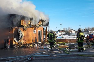 Bei einem Brand am vergangenen Freitag wurde das Sportheim des FC Egenhausen völlig zerstört. Zum Artikel  Foto: Buchner