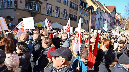 Zahlreiche Menschen kamen zur Großdemo gegen rechts in Villingen. Foto: Birgit Heinig