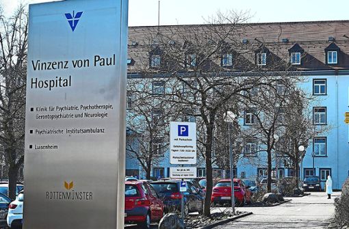 Im Vinzenz von Paul Hospital in Rottweil soll die Frau mehrfach Pflegepersonal und andere Beschäftigte attackiert und bedroht haben. Foto: Nädele