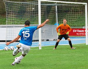 Ganz wichtiger Treffer: Dominik Pedro erzielte eine gute Viertelstunde vor Schluss das 2:0 für den VfL Nagold. Foto: Kraushaar Foto: Schwarzwälder Bote