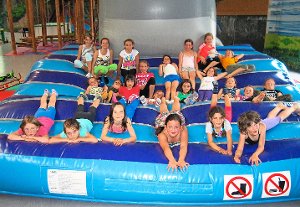 Toben, klettern, rutschen – für die Kinderturngruppen der LTG Brigachtal war der Ausflug in den Berolino-Indoorpark in Steißlingen ein tolles Erlebnis.  Foto: Schwörer Foto: Schwarzwälder-Bote