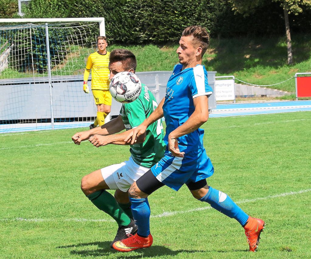 Luka Kravoccanec (rechts) erzielte den Führungstreffer für den VfL Nagold.