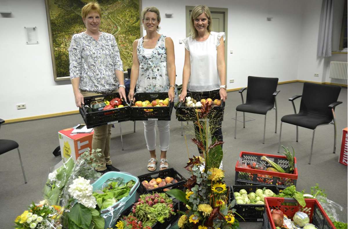 Carina Ziegler (von links), Katrin Birk und Kathrin Keller sind Food Saver, also Essensretter, im Kreis Rottweil. Foto: Störzer