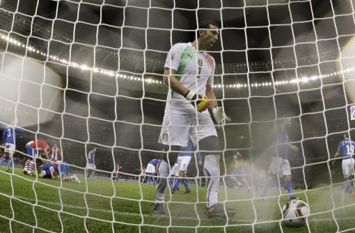 Gianluigi Buffon musste im Spiel gegen Paraguay ausgewechselt werden. Foto: AP