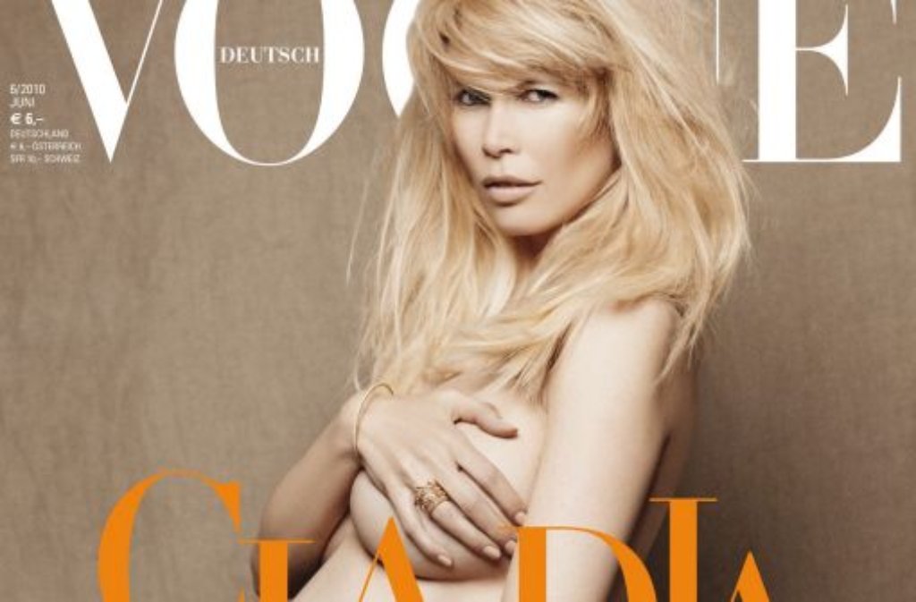 Supermodel - Supermama! Wenige Tage vor ihrem Geburtstermin ließ sich Model Claudia Schiffer nackt von Modeschöpfer Karl Lagerfeld für die Vogue fotografieren.