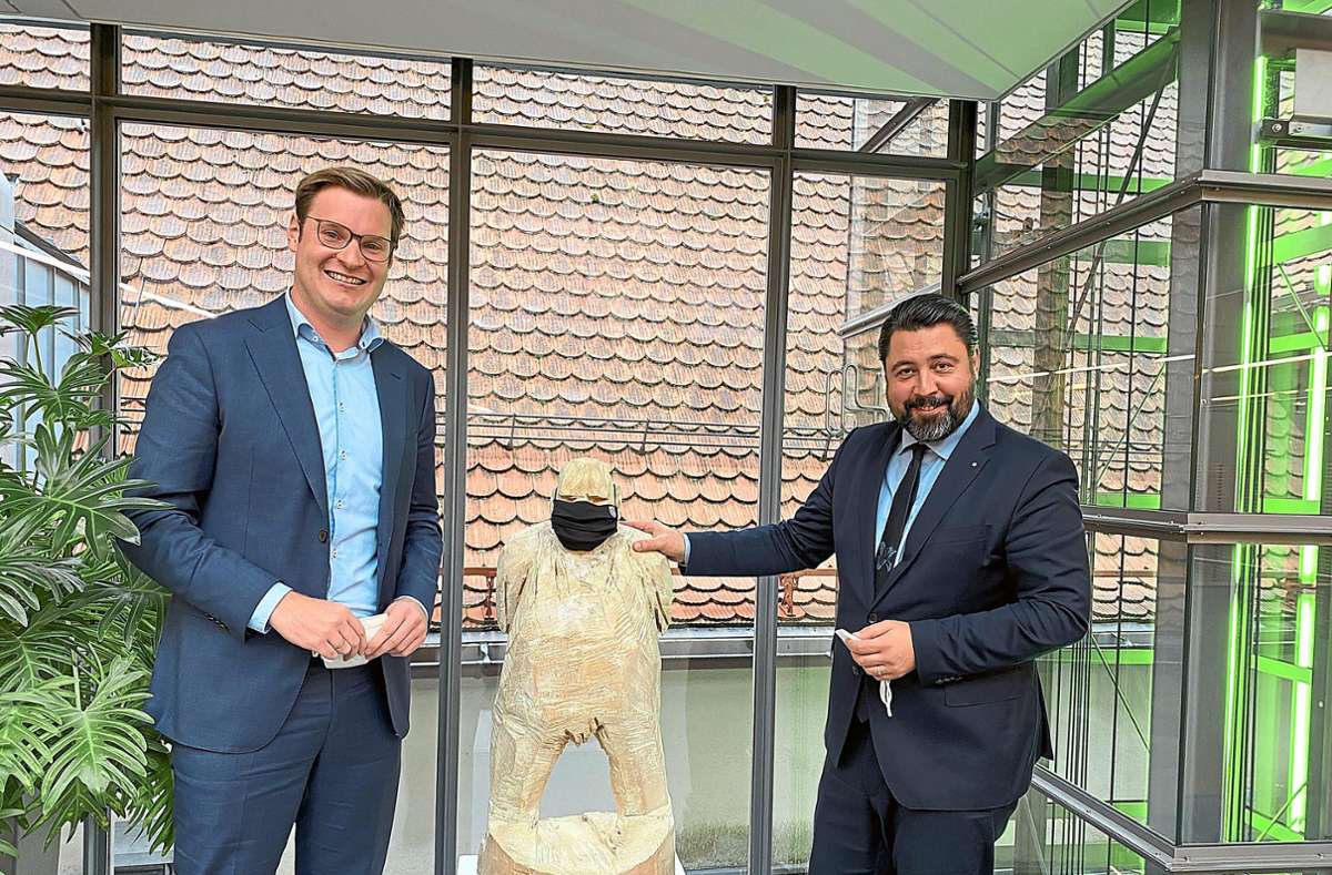 Der erste Gemeindebesuch des neuen CDU-Bundestagsabgeordneten Yannick Bury (links) führte nach Haslach, was Bürgermeister Philipp Saar sehr freute.