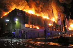Bei einer Großbrand in einer Fabrik in Immenstadt ist ein Millionenschaden entstanden. Foto: dpa