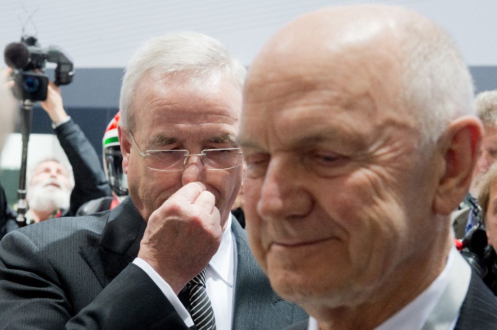 Ferdinand Piech (r.) und der Volkswagen-Chef Martin Winterkorn. Foto: dpa