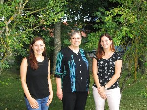 Neue Gesichter: Die Leiterin der Winterlinger Realschule begrüßte zwei junge Lehrerinnen. Foto: Alt Foto: Schwarzwälder-Bote
