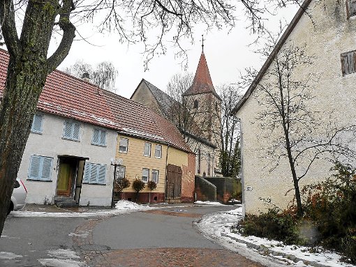 Der Bereich hinter Rathaus und Kirche in Simmozheim gehört nicht zu den schönsten in der Gäugemeinde.  Foto: Selter-Gehring Foto: Schwarzwälder-Bote