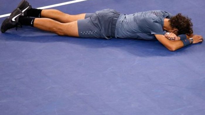 Rafael Nadal gewinnt gegen Novak Djokovic