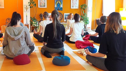 Yoga steht beim Aktionstag an der Albert-Schweitzer-Schule unter anderem auf dem Programm. Foto: Schule Foto: Schwarzwälder Bote