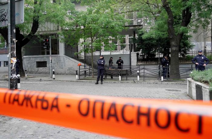 Tödliche Schüsse in Belgrader Schule: Serbische Regierung ordnet Staatstrauer an