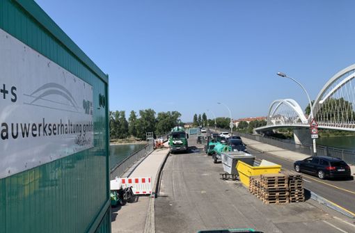 Die Arbeiten auf der Brücke zwischen Kehl und Straßburg laufen planmäßig. Foto: RP Freiburg