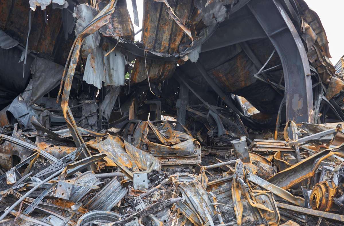 Schock-Fotos für Schrauber: Welches Automobil-Schätzchen wurde hier Opfer der Flammen in Eutingen?