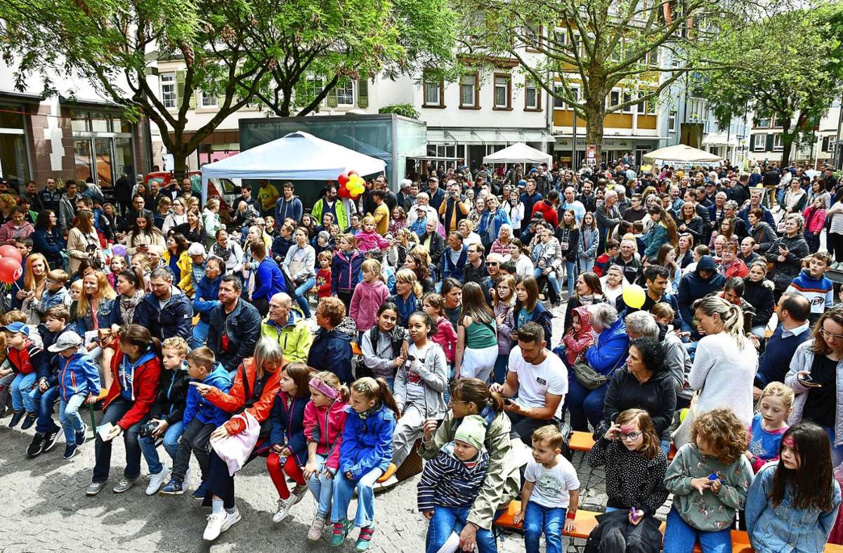 Kinderfest in Lahr: Hunderte Mädchen und Jungen bevölkern die Innenstadt