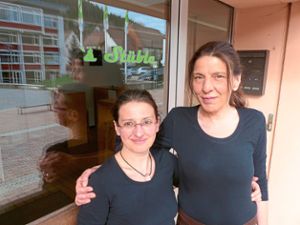 Die Betreiberin Liane Rothfuß (links) und ihre Mitarbeiterin Silke Kleiser. Foto: Kouba