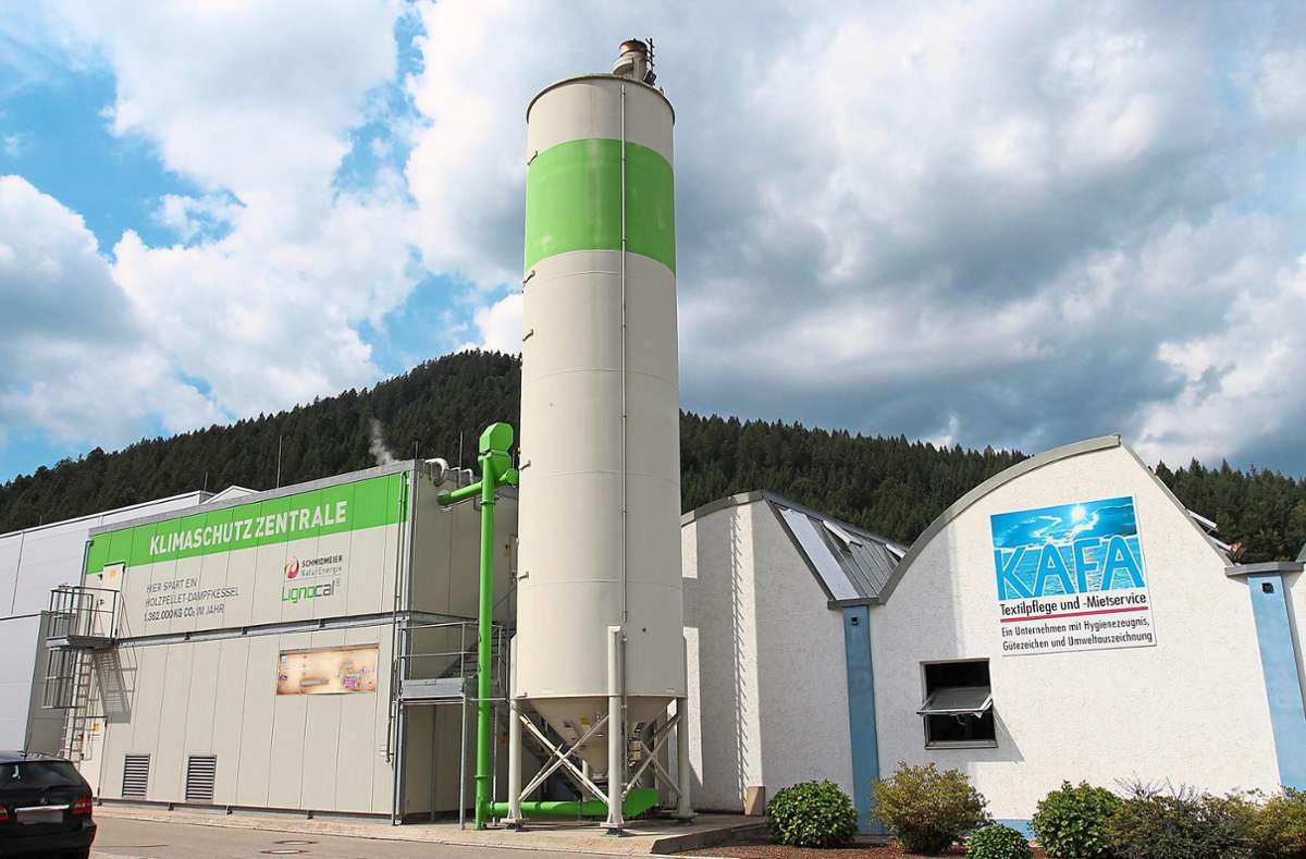 Das betriebseigene Heizhaus der Firma Kafa in Klosterreichenbach wird mit Pellets betrieben. Doch auch die werden, wie Öl und Gas, immer teurer. Foto: Sannert